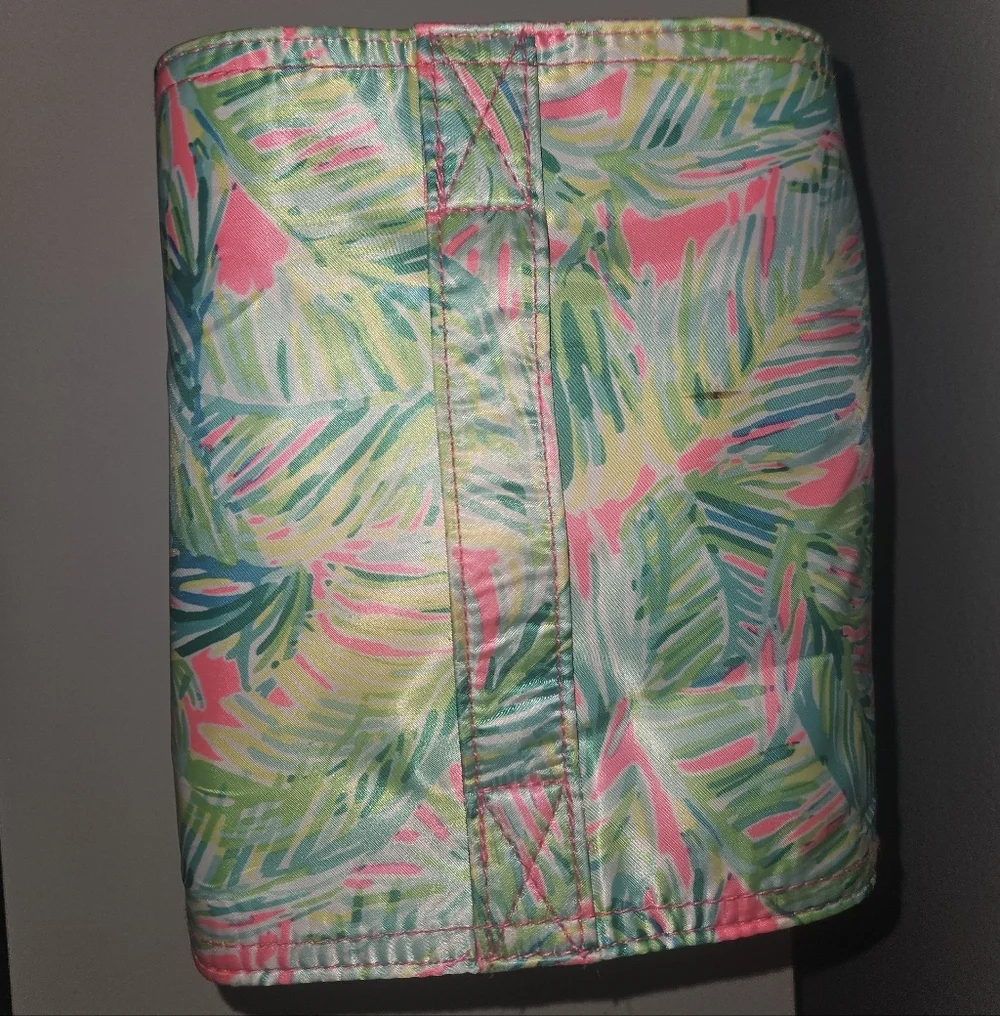 Lilly Pulitzer Tropical Pink Print Hanging Makeup Bag 🤍 - Picture 3 of 9